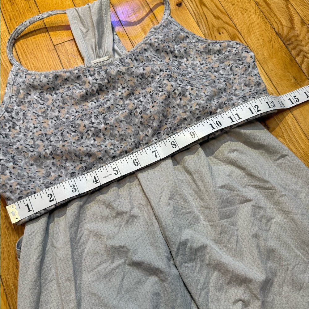 lululemon athletica Gray and White Women's Top - Picture 3 of 5